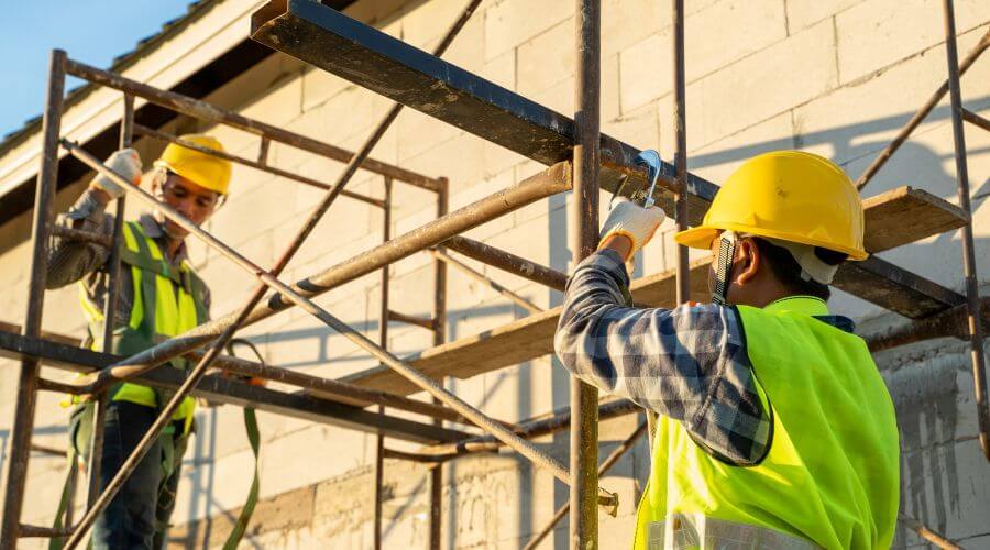 Professional fairlawn roofing services in Clinton, IL